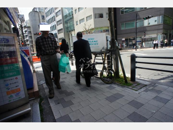 前面道路【アジミックビル】