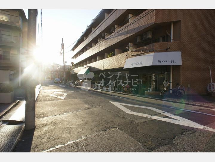 物件前通り【高栄ビル】