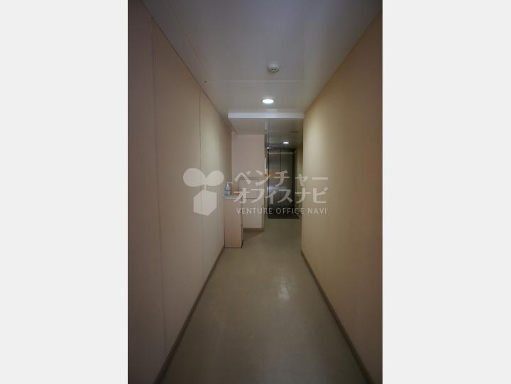 【ルート西新橋ビル】