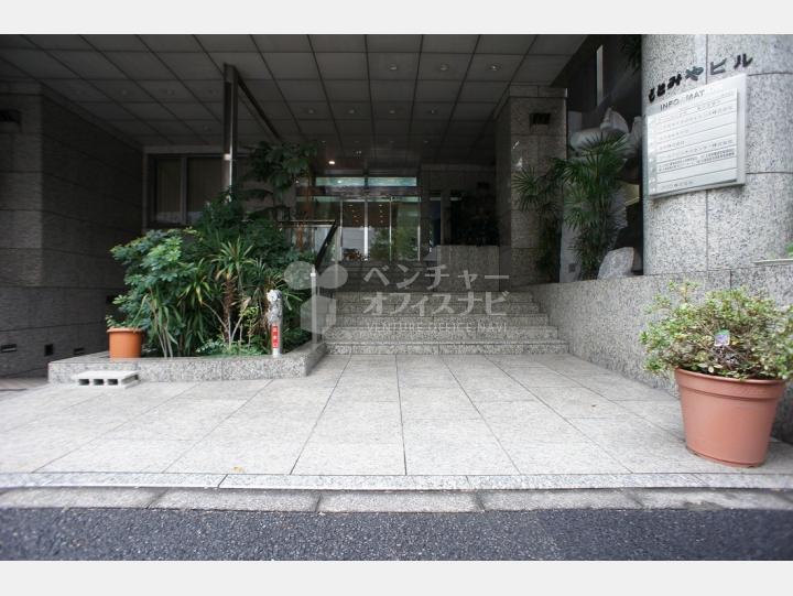 入口【もとみやビル】