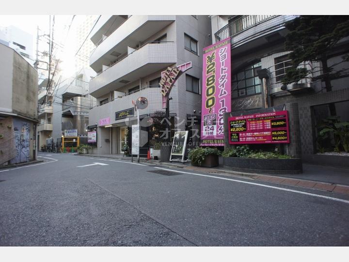 前面道路【アユミビル】