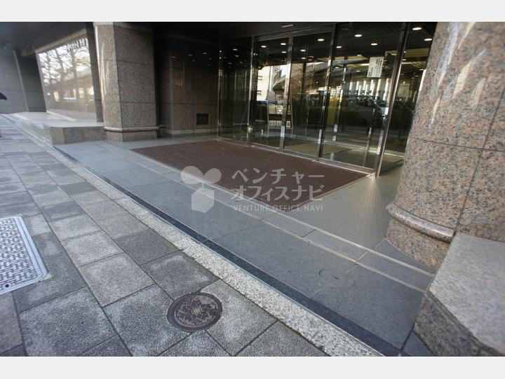 入口周辺【全国町村会館西館】