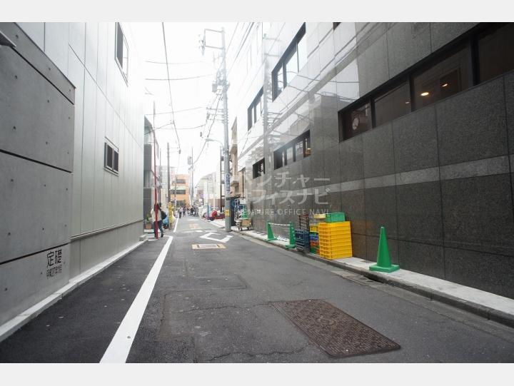 前面道路【坂本屋ビル】