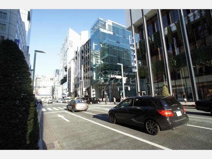 前面道路【竹中銀座ビルディング】