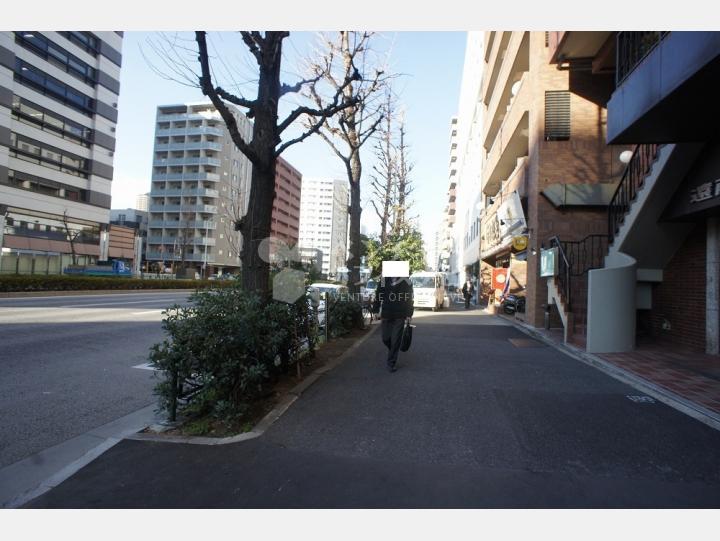 前面道路【第一エントピアコート】