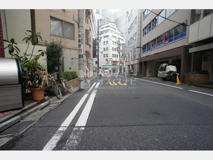 前面道路【立花書房ビル】