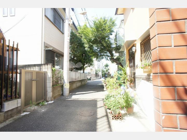 前面道路【シャトレアン】