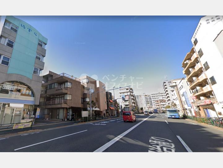 【前面道路】ワールドビル