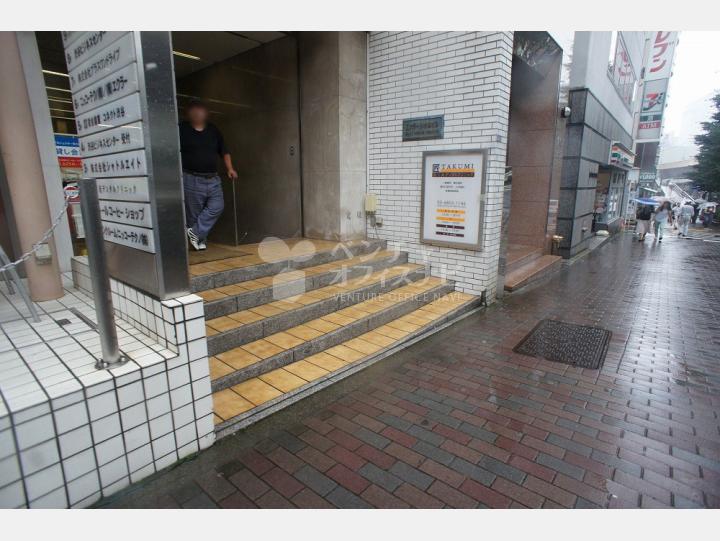 入口【エクラート渋谷ビル】