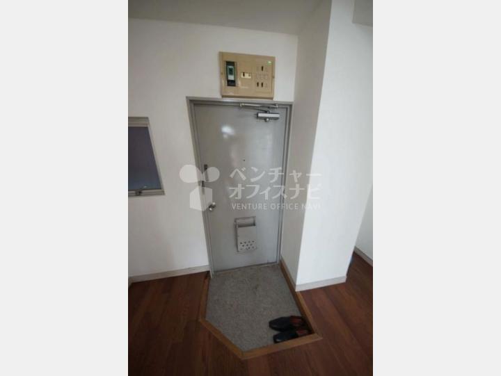 ３１２玄関【万年安全第三ビル】