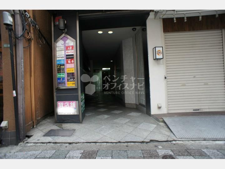 入口【桂昇上野湯島ビル】