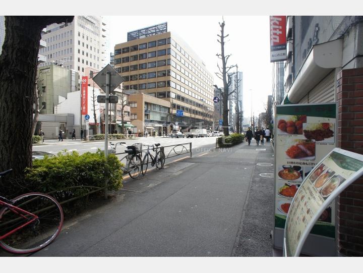 物件前通り【クレッセント虎ノ門】