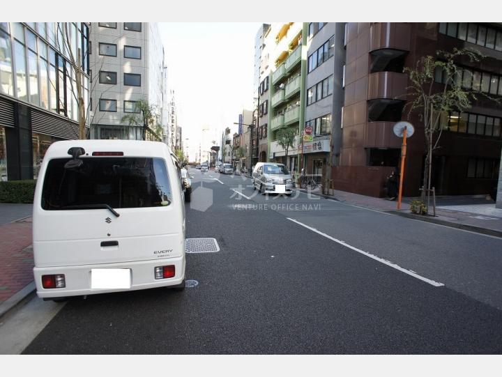 前面道路【東急銀座二丁目ビル】