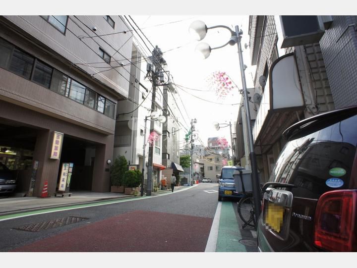 建物前の道路【白金ＧＮビル】