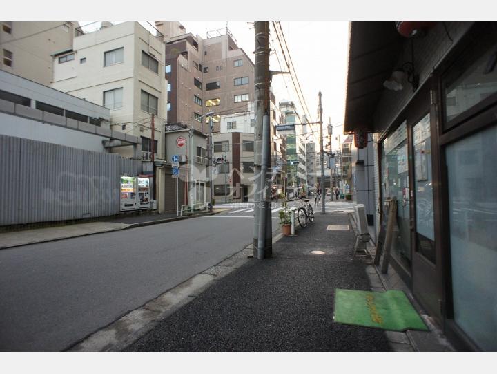 前面道路【パレドール神田】