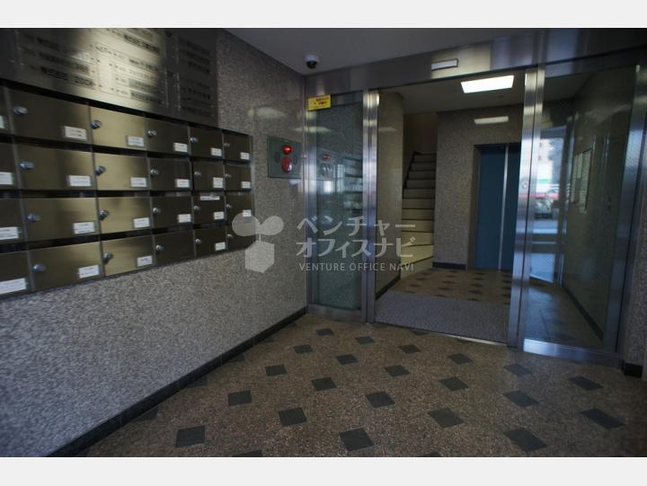 入口【宝栄西新宿ビル】