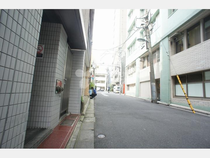 前面道路【ＭＩＮＴＲＯＮ秋葉原】