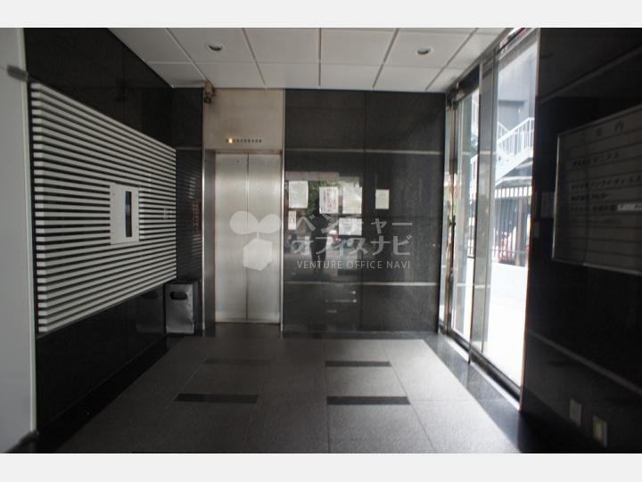 入口【目白LKビル】