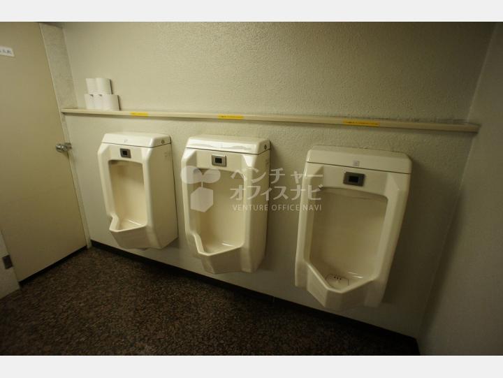 剛堂会館ビル 共用部トイレ