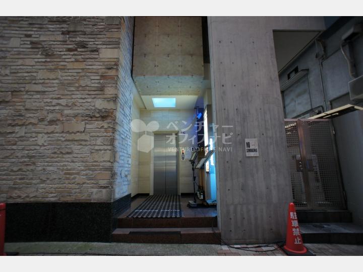 物件入口【パラッツオカリーナ(palazzo carina)】