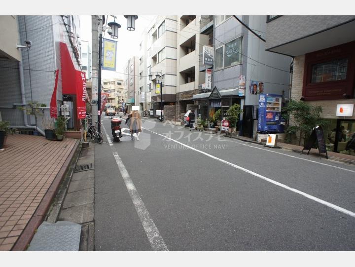 前面道路【代々木いずみマンション】