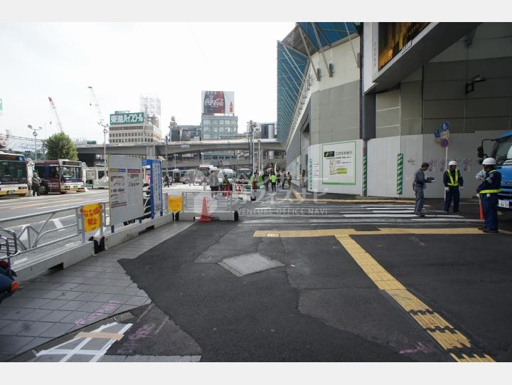 前面道路【横浜銀行楠本ビル】