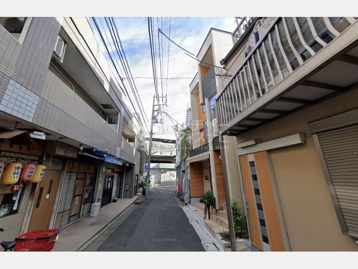 【前面道路】カメリアガーデン 
