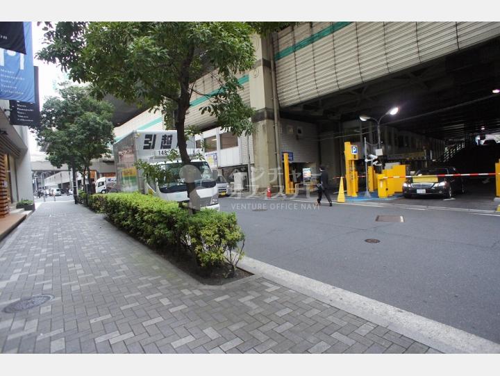 前面道路【日本橋GRAINSビル】